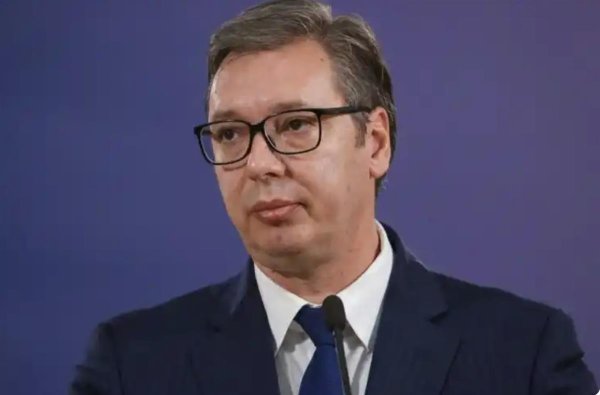 毅鸣天汇 武契奇绕道提前抵达莫斯科，“我答应过普京我会来”，上周因病取消与特朗普会面